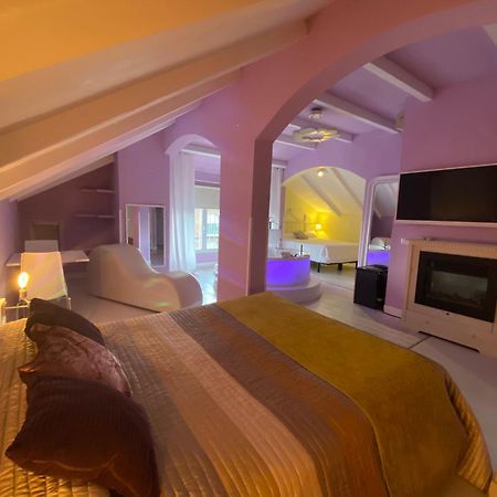 Tu Mansion Guest House นาวาลการ์เนโณ ภายนอก รูปภาพ