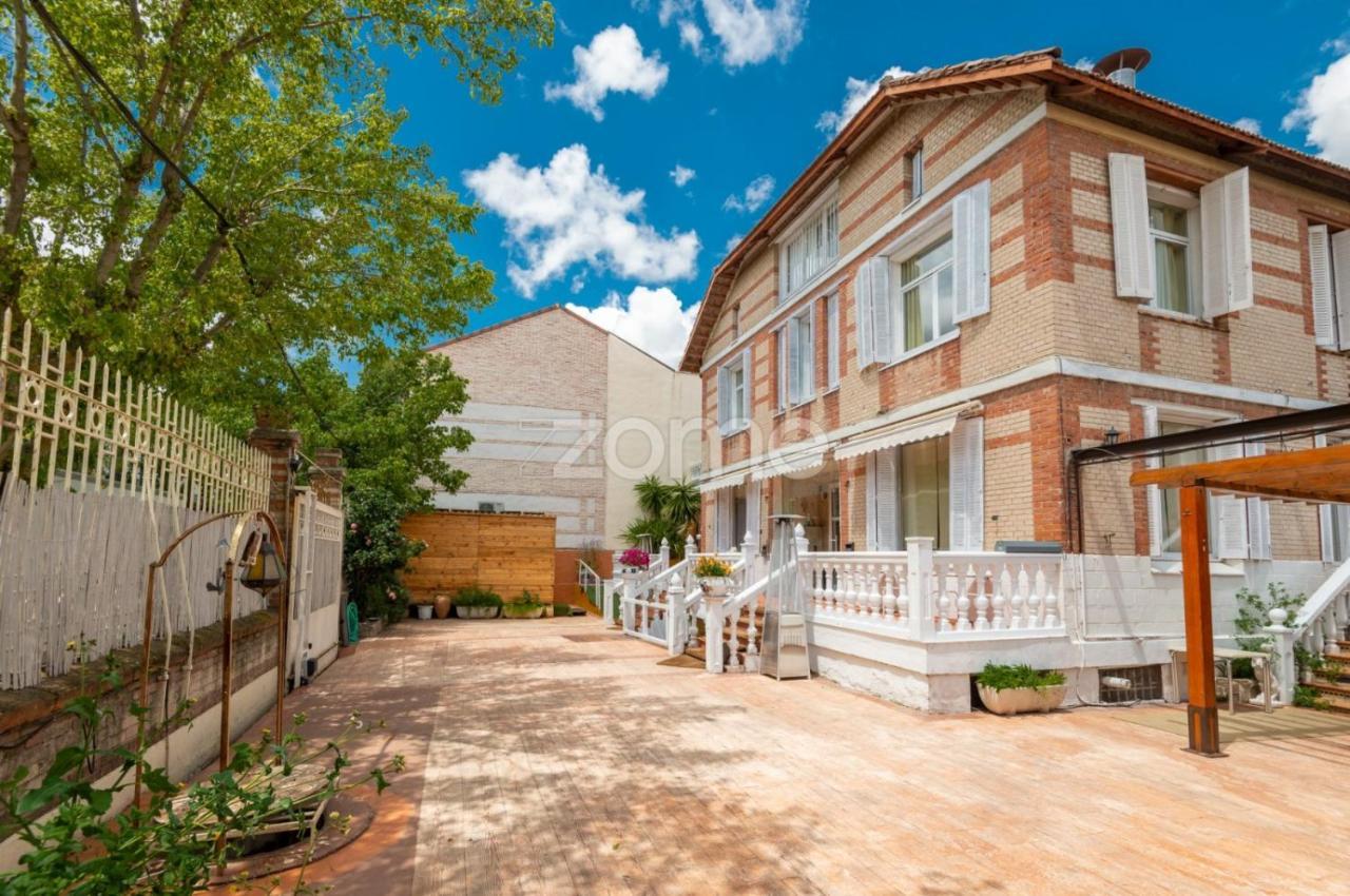 Tu Mansion Guest House นาวาลการ์เนโณ ภายนอก รูปภาพ