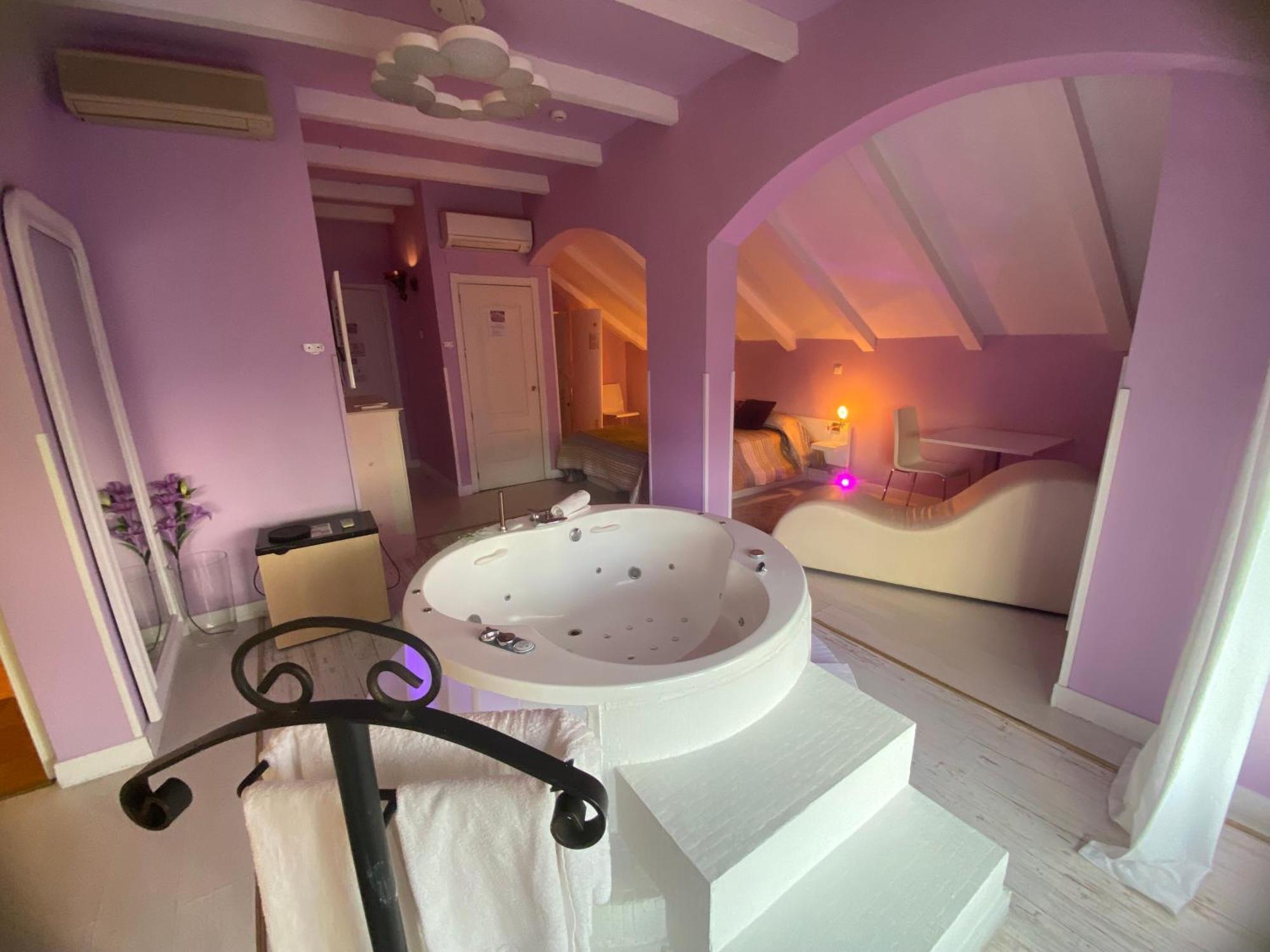 Tu Mansion Guest House นาวาลการ์เนโณ ภายนอก รูปภาพ