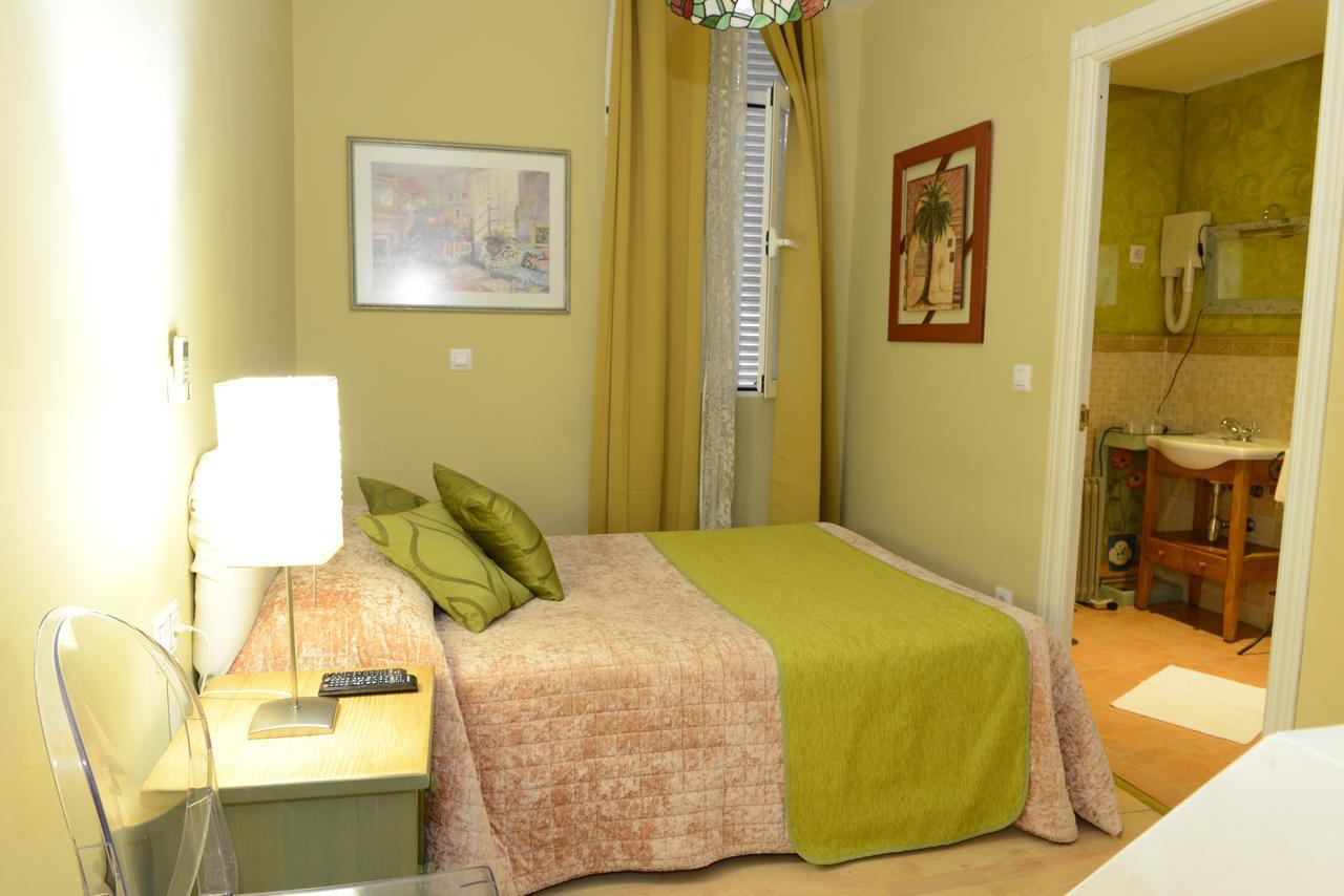 Tu Mansion Guest House นาวาลการ์เนโณ ภายนอก รูปภาพ