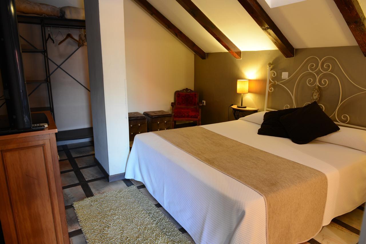 Tu Mansion Guest House นาวาลการ์เนโณ ภายนอก รูปภาพ